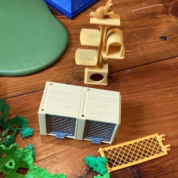 Multiple Sets PLAYMOBIL 4343 Vet Clinic Animal Bonanza!! Farm Bunny Cat Dog Bird - Picture 13 of 15